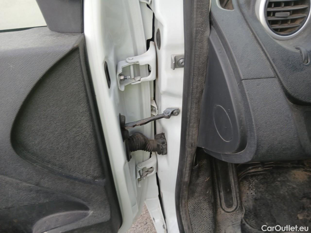  Renault  Kangoo  II Furgón Professional 1.5 dCi 75CV MT5 E6 #28