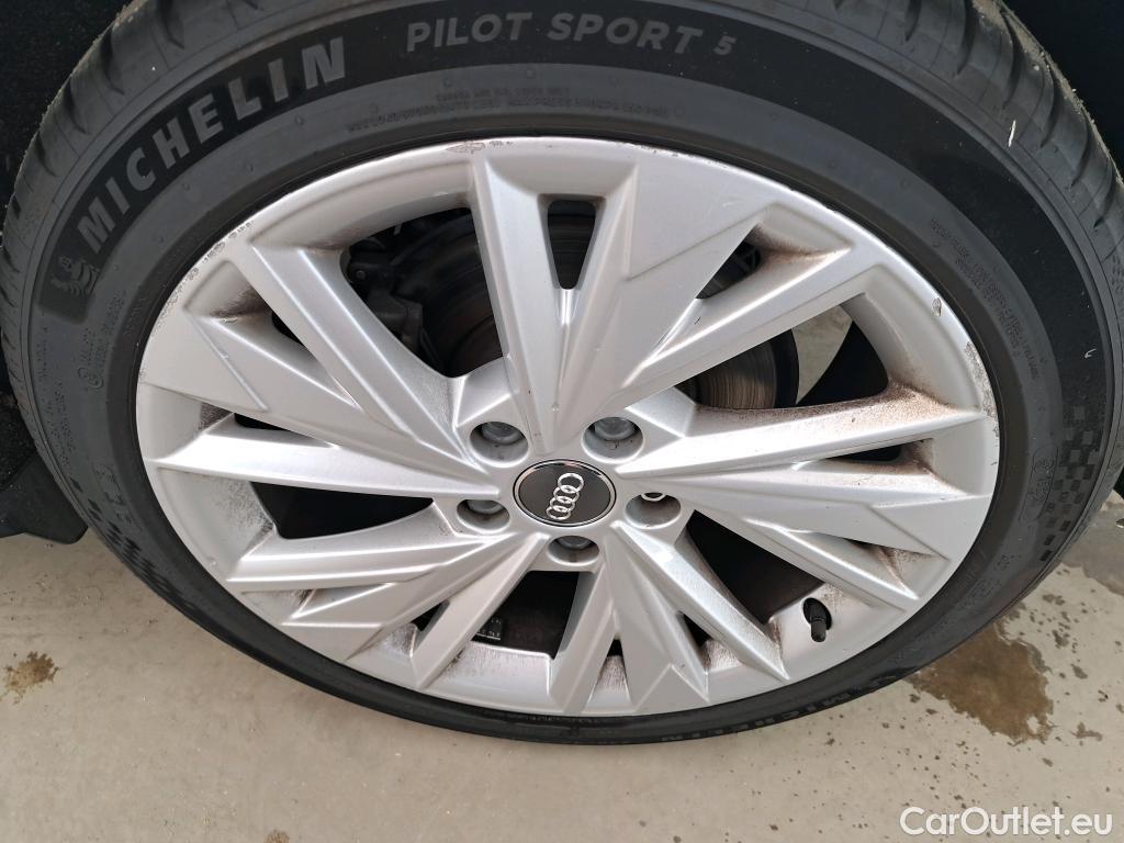  Audi  A3 AUDI  Sportback / 2020 / 5P / Berline 35 TFSI 150 MHEV S Tronic Design Luxe #17