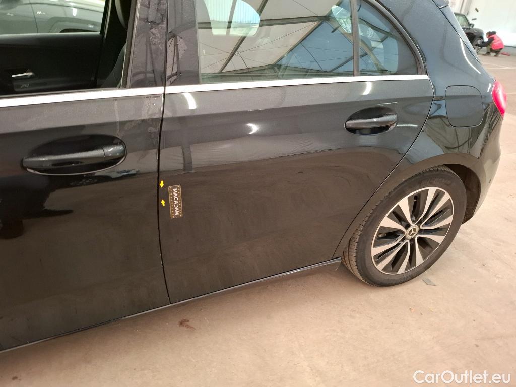 Mercedes  A-Klasse MERCEDES-BENZ Classe A Compact / 2018 / 5P / Berline A 180 d Business Line 8G-DCT #9