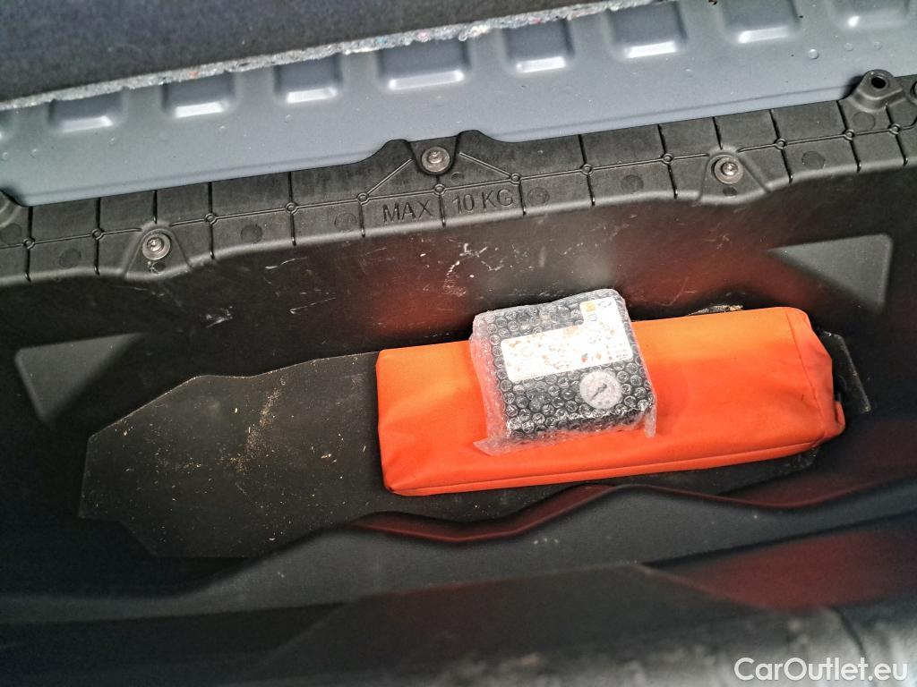  Renault  Megane-e RENAULT Megane E-TECH / 2022 / 5P / Berline techno EV60 220ch optimum charge #16
