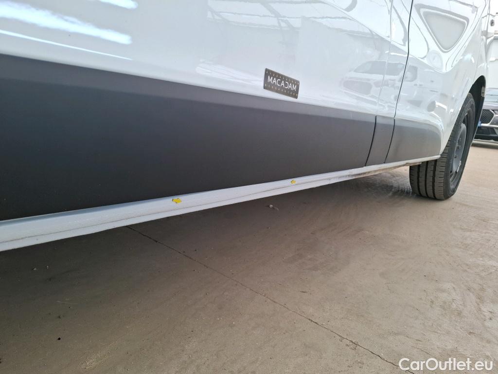  Renault  Trafic RENAULT  / 2019 / 4P / Combi Zen L1 dCi 120 S&S - 8 pl #1