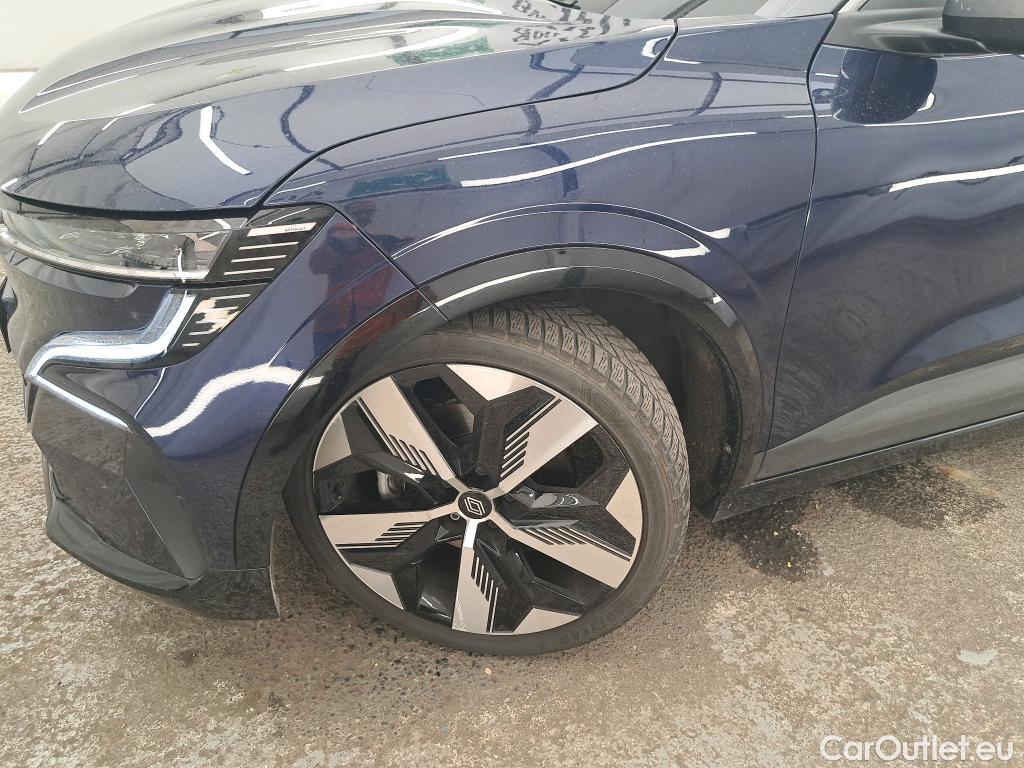  Renault  Megane-e RENAULT Megane E-TECH / 2022 / 5P / Berline techno EV60 220ch optimum charge #9
