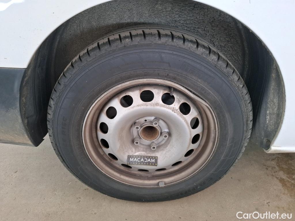  Peugeot  Expert  Fourgon Premium L2 1.5 HDi 120CV BVM6 E6d #17