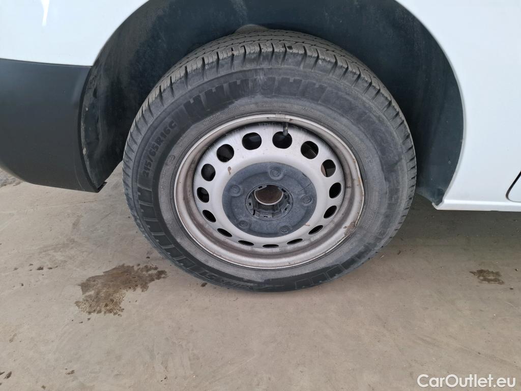  Toyota  Proace TOYOTA  VU 4p Fourgon 2.0 D MEDIUM 120 D-4D DYNAMIC #40