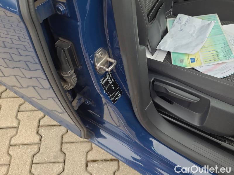 Seat  Leon  ST (2013)  ST 1.4TGI 110 Style #11