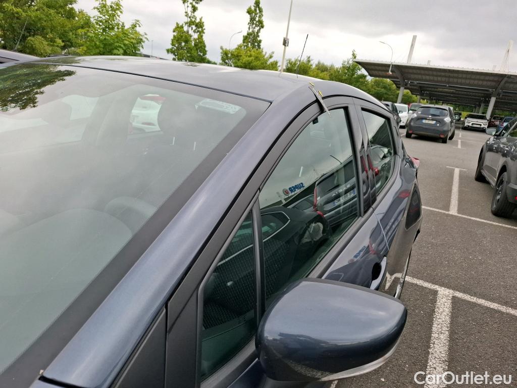  Nissan  Micra NISSAN  / 2016 / 5P / Berline IG-T 92 Business Edition #9
