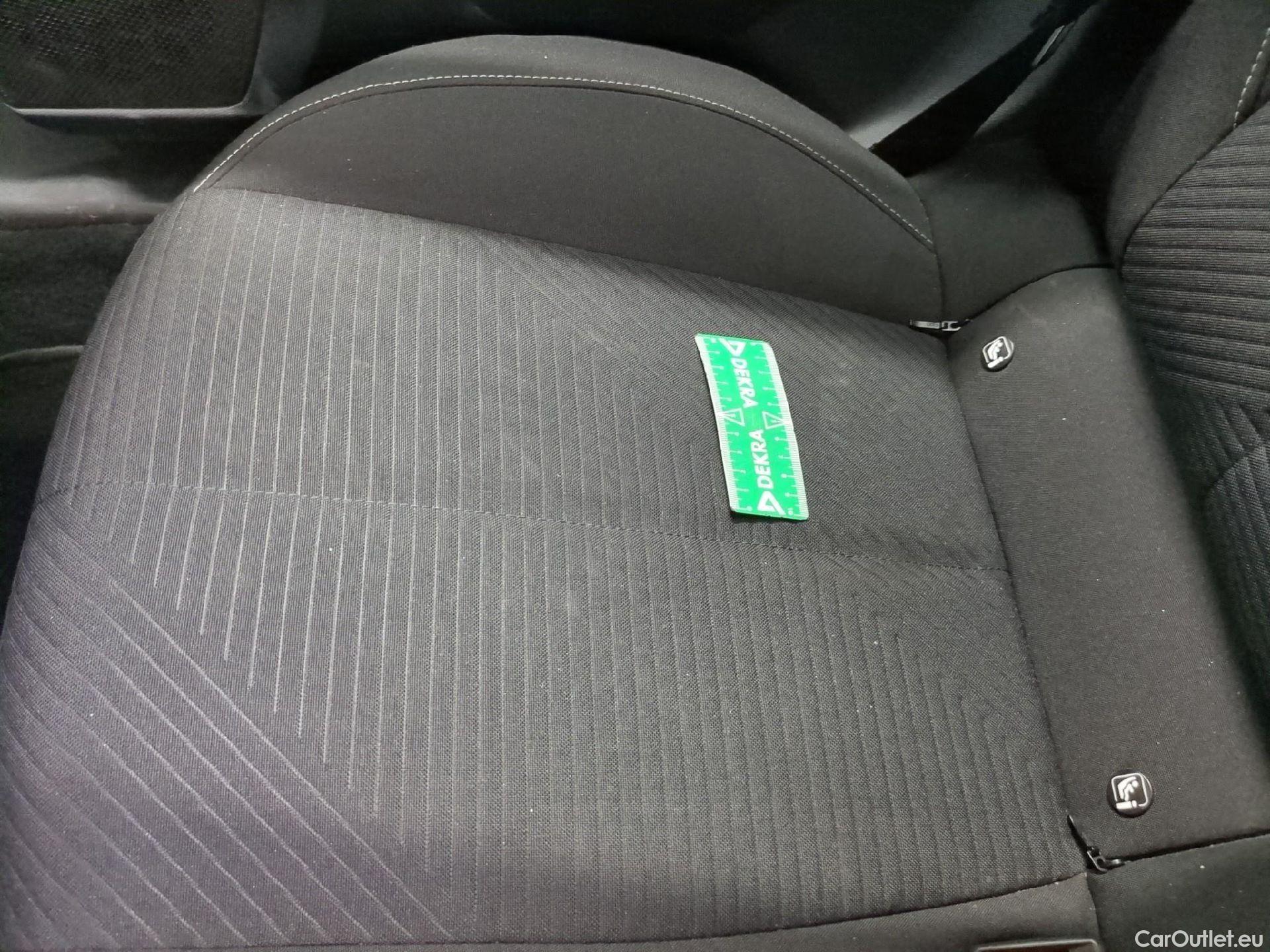  Peugeot  308 PEUGEOT  SW / 2021 / 5P / Break PureTech 110 S&S ACTIVE PACK #9