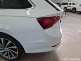  Skoda  Octavia SKODA  WAGON / 2020 / 5P / STATION WAGON 1.5 E-TEC STYLE DSG #42