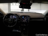 Volvo  XC 40 VOLVO XC40 / 2017 / 5P / SUV T2 MOMENTUM CORE #3