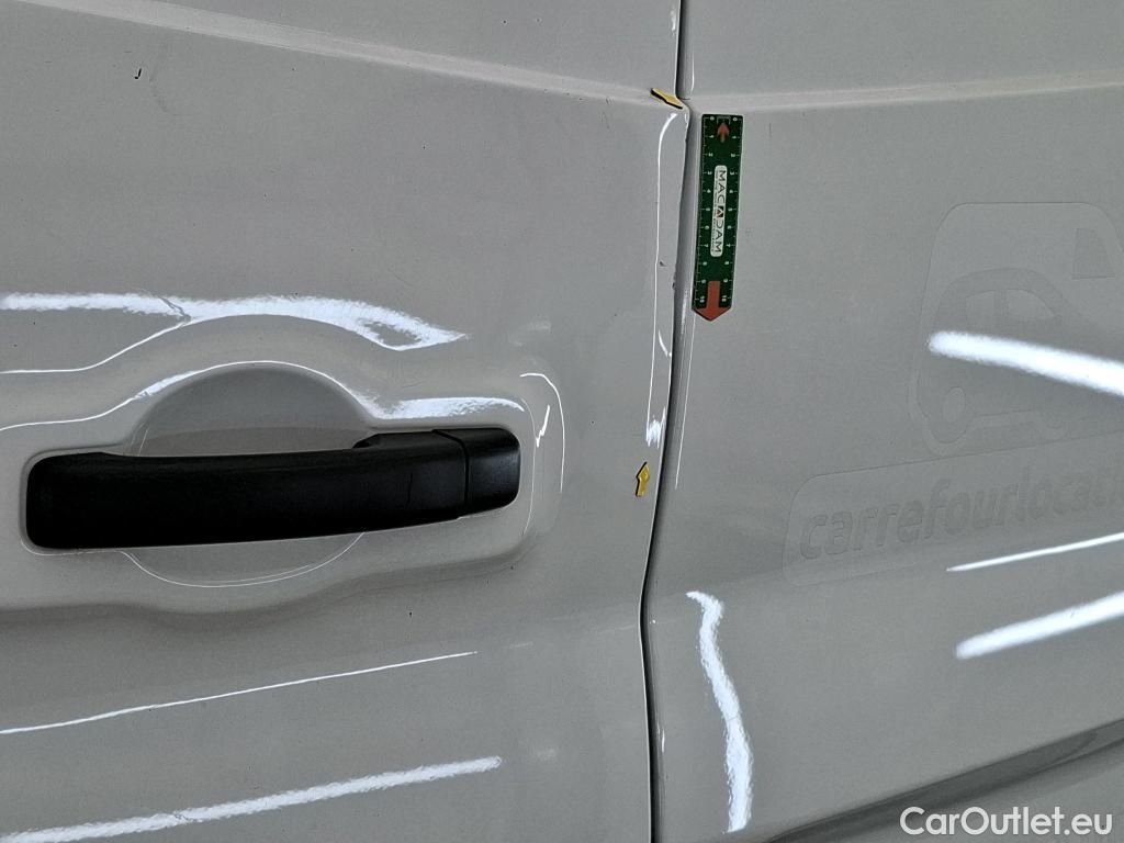  Renault  Trafic  Fourgon L2H1 3T Grand Confort 2.0 dCi 130CV BVM6 E6d #18