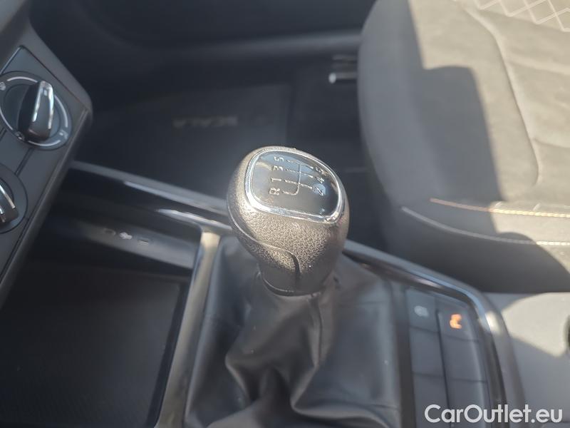  Skoda  Scala  (NW) (2019)  1.0TSI 81 Ambition 5d #4
