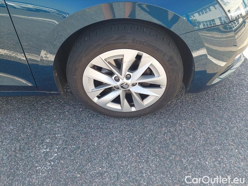  Skoda  Octavia  Combi (NX3)(2020) Oct.Combi 1.5TSI 110 Style #10