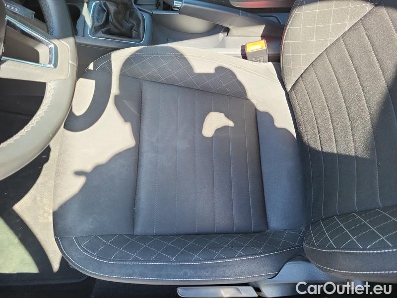  Skoda  Rapid  (2011)  1.0TSI 70 Style #16