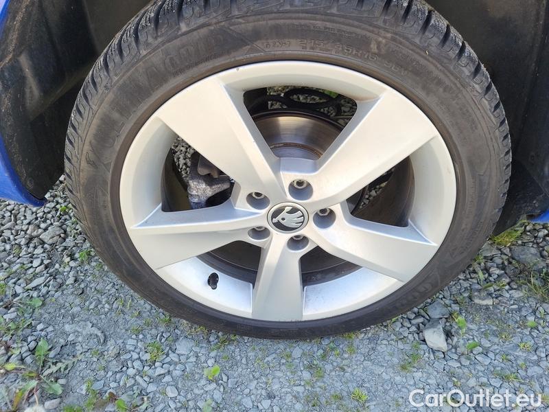  Skoda  Rapid  (2011)  1.0TSI 70 Style #11