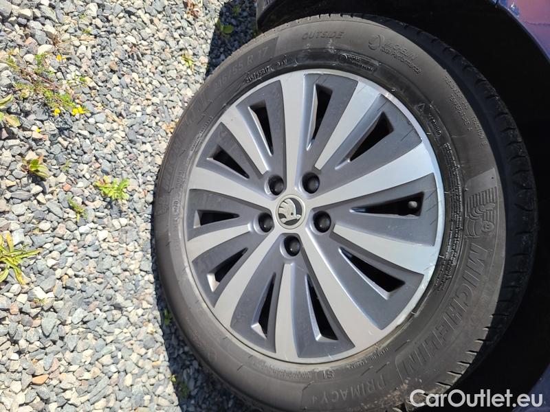  Skoda  Superb  Combi (3V5)(2015) Sup.C.FL2.0TDI 110 Style AT #10