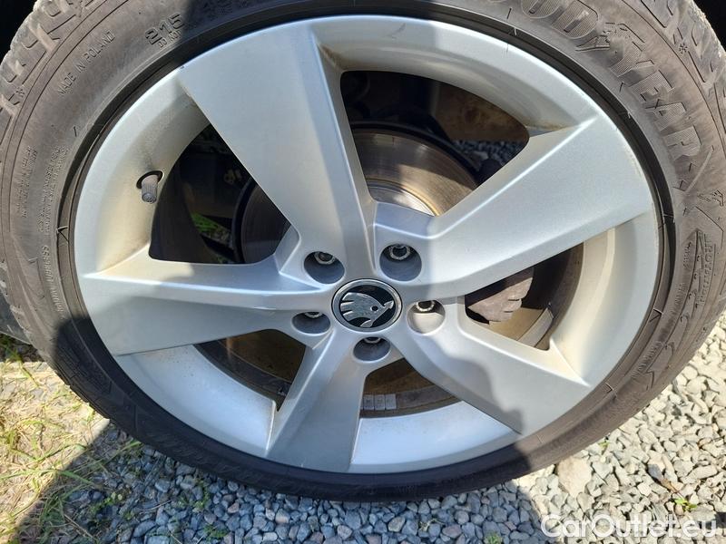  Skoda  Rapid  (2011)  1.0TSI 70 Style #8