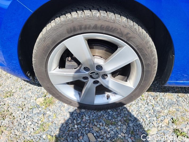  Skoda  Rapid  (2011)  1.0TSI 70 Style #3