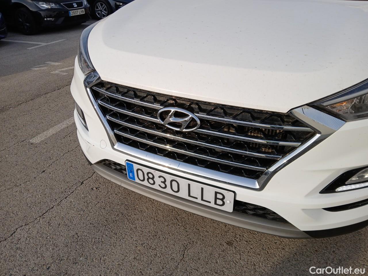  Hyundai  Tucson HYUNDAI  / 2018 / 5P / todoterreno 1.6 CRDI 85kW (116CV) 48V SLE 4X2(SP)(SL) #3