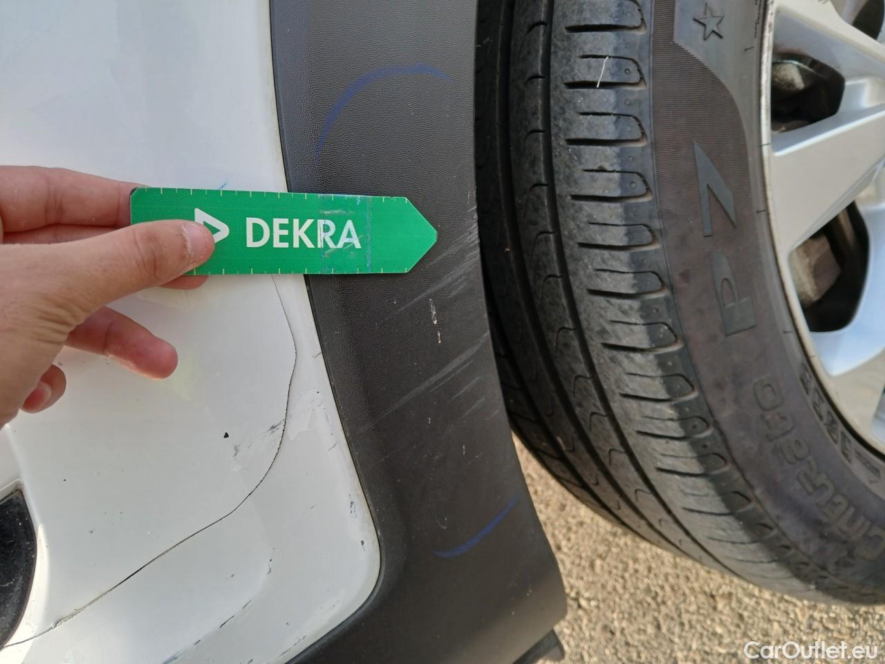  Hyundai  Tucson HYUNDAI  / 2018 / 5P / todoterreno 1.6 CRDI 85kW (116CV) 48V SLE 4X2(SP)(SL) #9