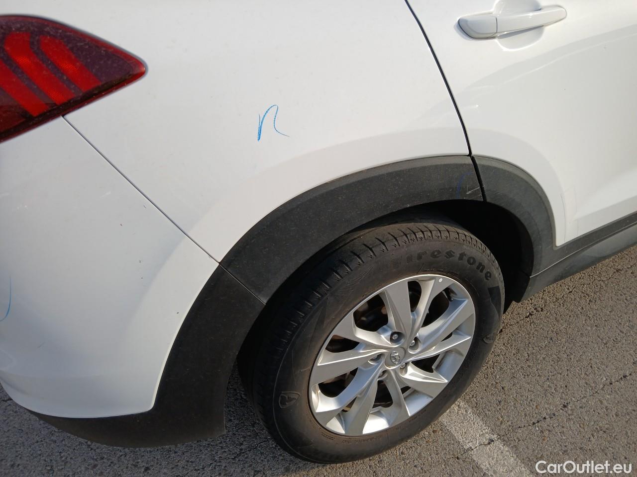  Hyundai  Tucson HYUNDAI  / 2018 / 5P / todoterreno 1.6 CRDI 85kW (116CV) 48V SLE 4X2(SP)(SL) #29