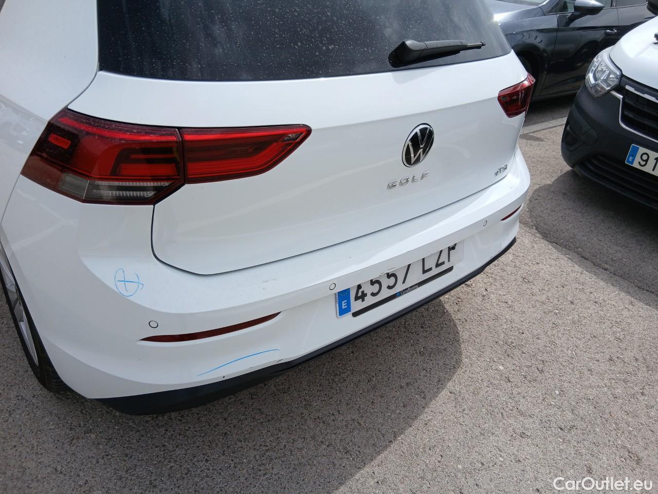  Volkswagen  Golf  VIII Berlina Life eTSI 1.0 TSI 110CV AT7 E6d #10