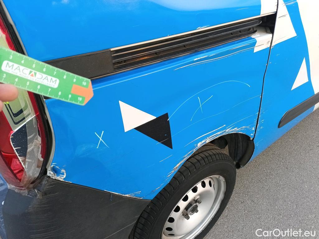  Fiat  Doblo FIAT Doblò Cargo/2015/3P/furgón derivado de turismo Cargo Base 1.3 Multijet 70kW (95CV) #4