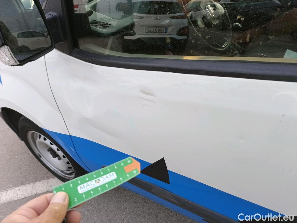  Fiat  Doblo FIAT Doblò Cargo/2015/3P/furgón derivado de turismo Cargo Base 1.3 Multijet 70kW (95CV) #27