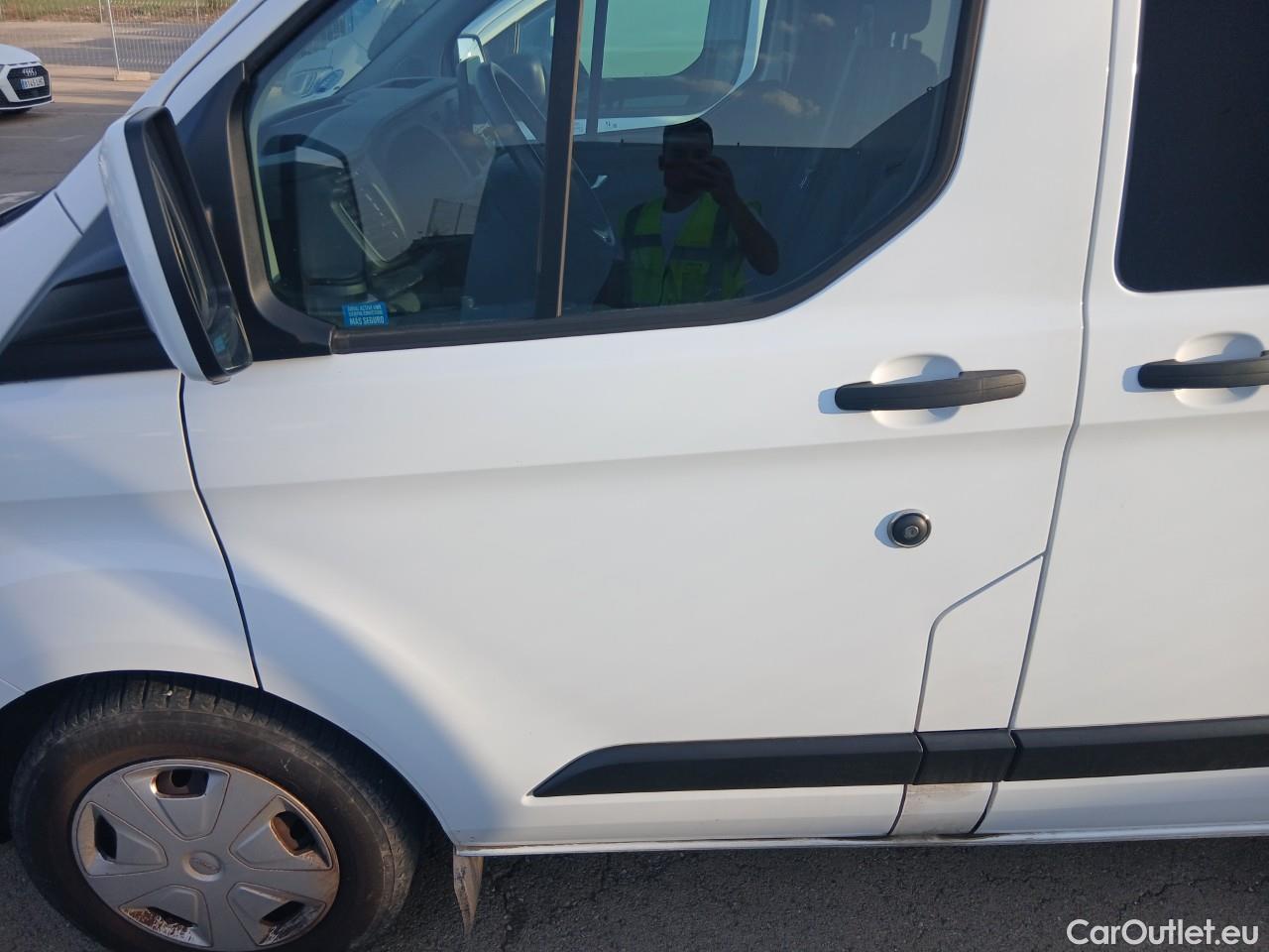  Ford  Transit  Custom Combi / Tourneo Custom 320 L1 Trend 2.0 TDCi 130CV MT6 E6dT #1