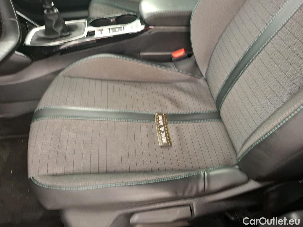  Peugeot  2008  Allure Pack 1.5 HDi 110CV BVM6 E6d #15