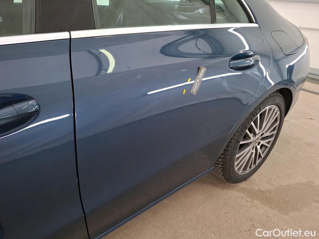  Mercedes  CLA-Klasse MERCEDES-BENZ CLA Coupe / 2019 / 4P / Coupé CLA 200 d Business Line BA8 #1