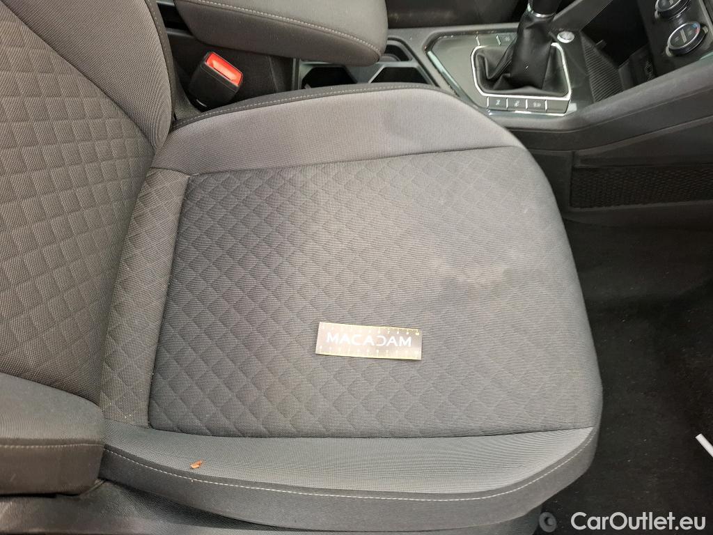  Volkswagen  Tiguan VOLKSWAGEN  / 2016 / 5P / SUV 1.5 TSI 150 EVO BMV6 Confortline #67