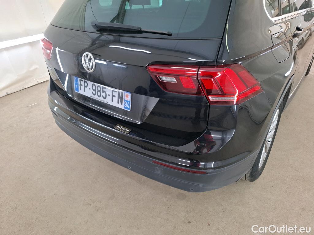  Volkswagen  Tiguan VOLKSWAGEN  / 2016 / 5P / SUV 1.5 TSI 150 EVO BMV6 Confortline #103