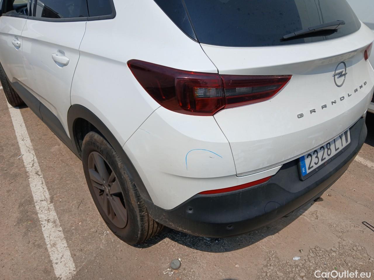  Opel   Grandland X OPEL Grandland / 2021 / 5P / todoterreno 1.5 CDTi Business Edition Auto #15