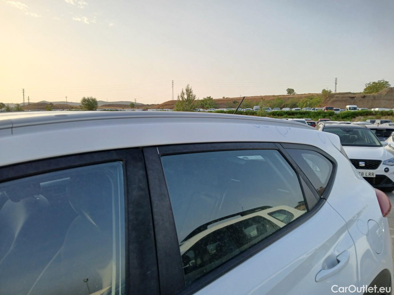  Hyundai  Tucson HYUNDAI  / 2015 / 5P / todoterreno 1.7 CRDi 85kW (115CV) BDrive Essence 4x2 #10
