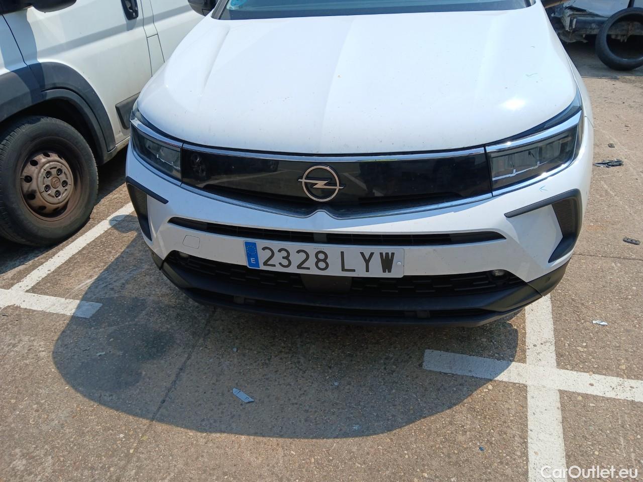  Opel   Grandland X OPEL Grandland / 2021 / 5P / todoterreno 1.5 CDTi Business Edition Auto #5