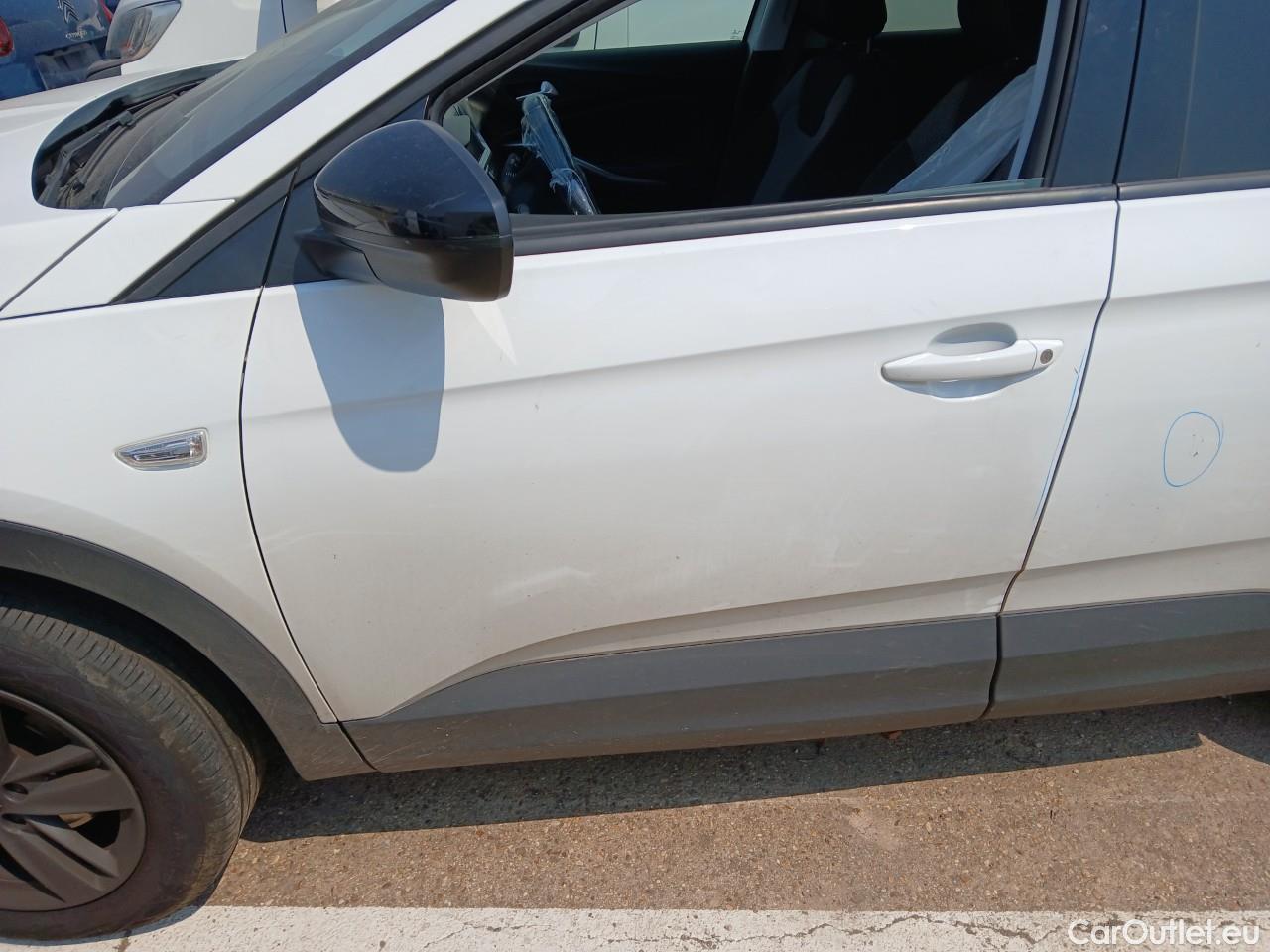  Opel   Grandland X OPEL Grandland / 2021 / 5P / todoterreno 1.5 CDTi Business Edition Auto #10