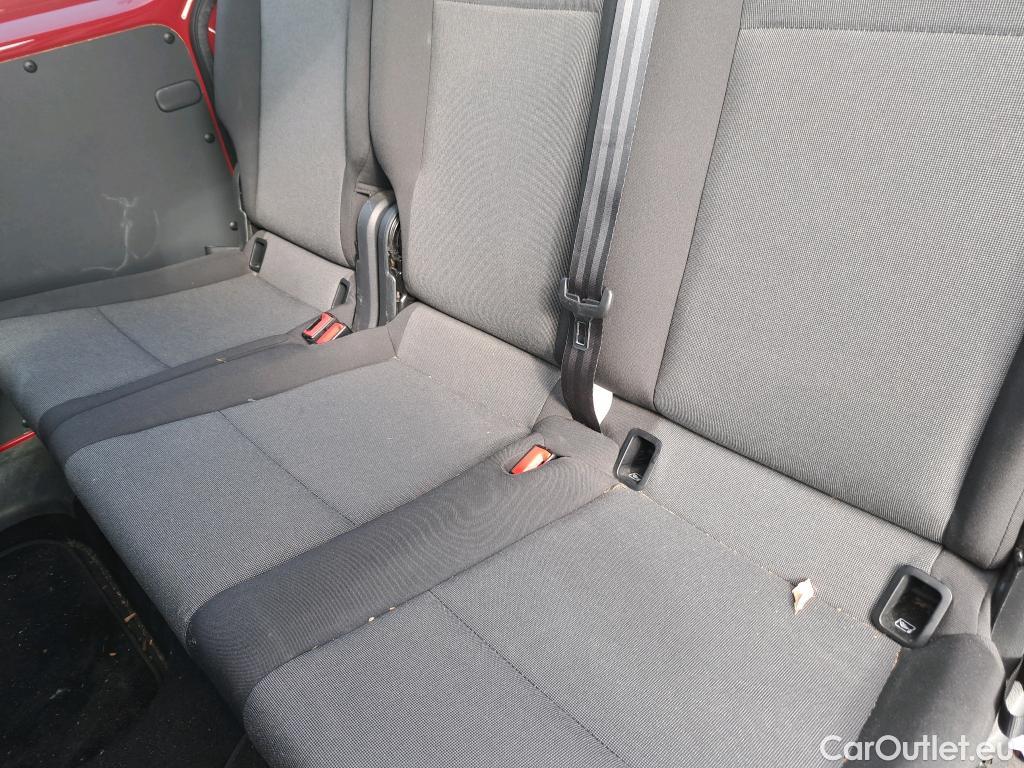  Volkswagen  Caddy VOLKSWAGEN  / 2015 / 4P / combi Business Profesional Kombi 2.0 TDI 75kW #33