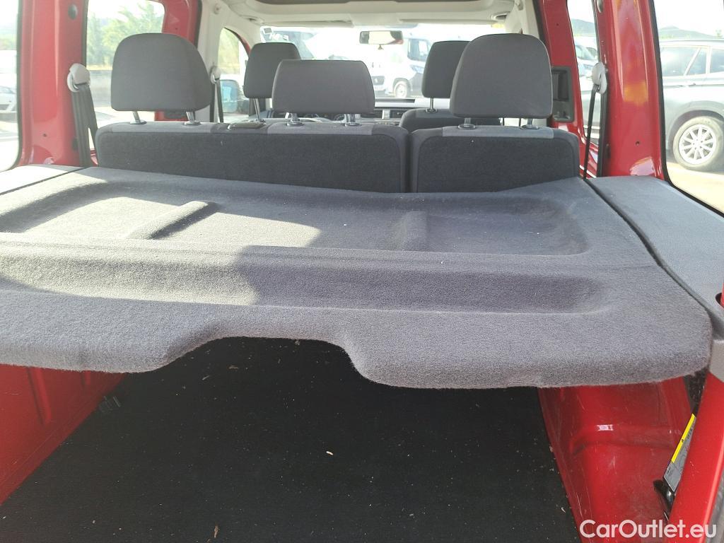  Volkswagen  Caddy VOLKSWAGEN  / 2015 / 4P / combi Business Profesional Kombi 2.0 TDI 75kW #4