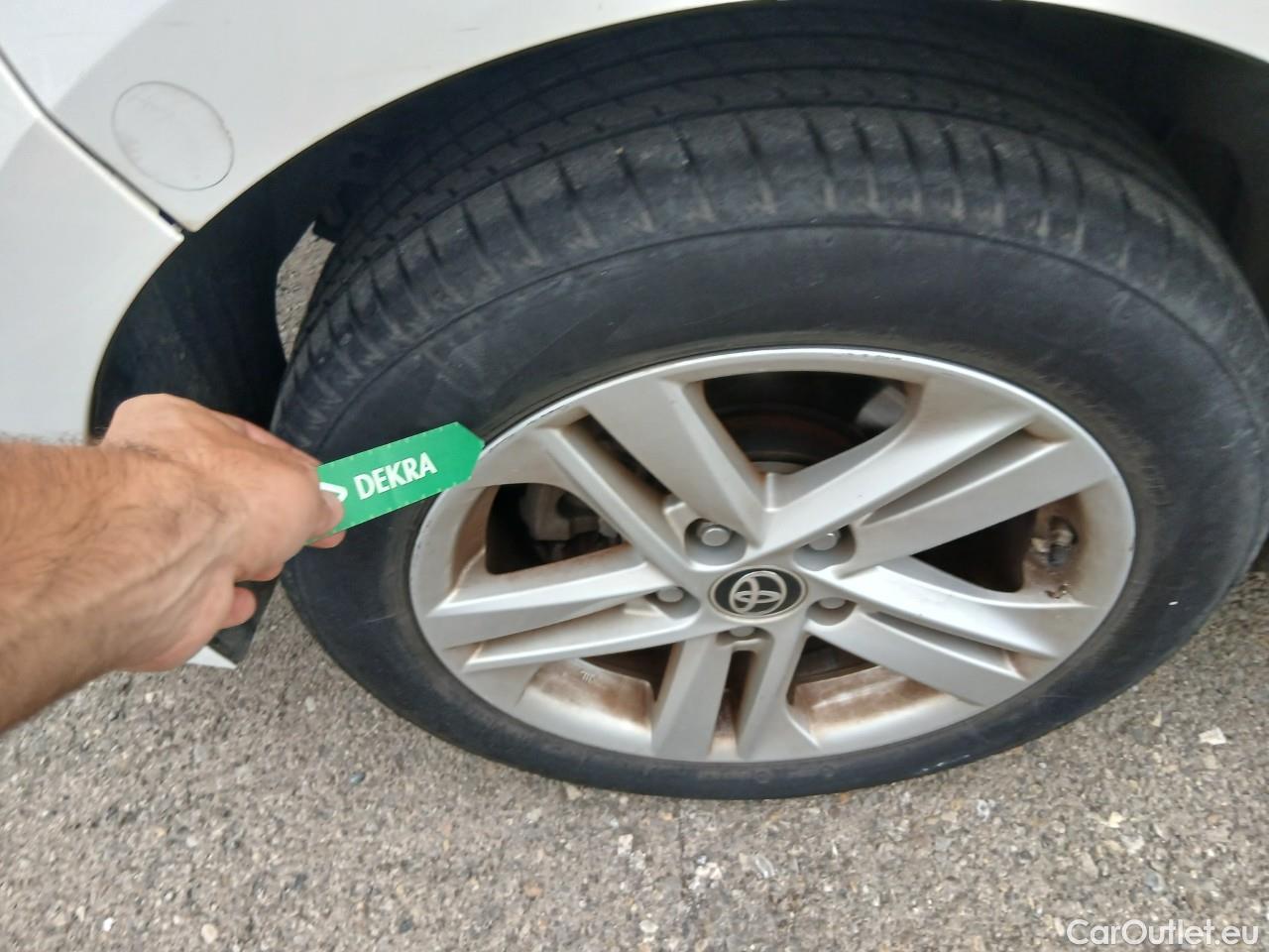  Toyota  Corolla TOYOTA  1.8 125H ACTIVE TECH E-CVT #26
