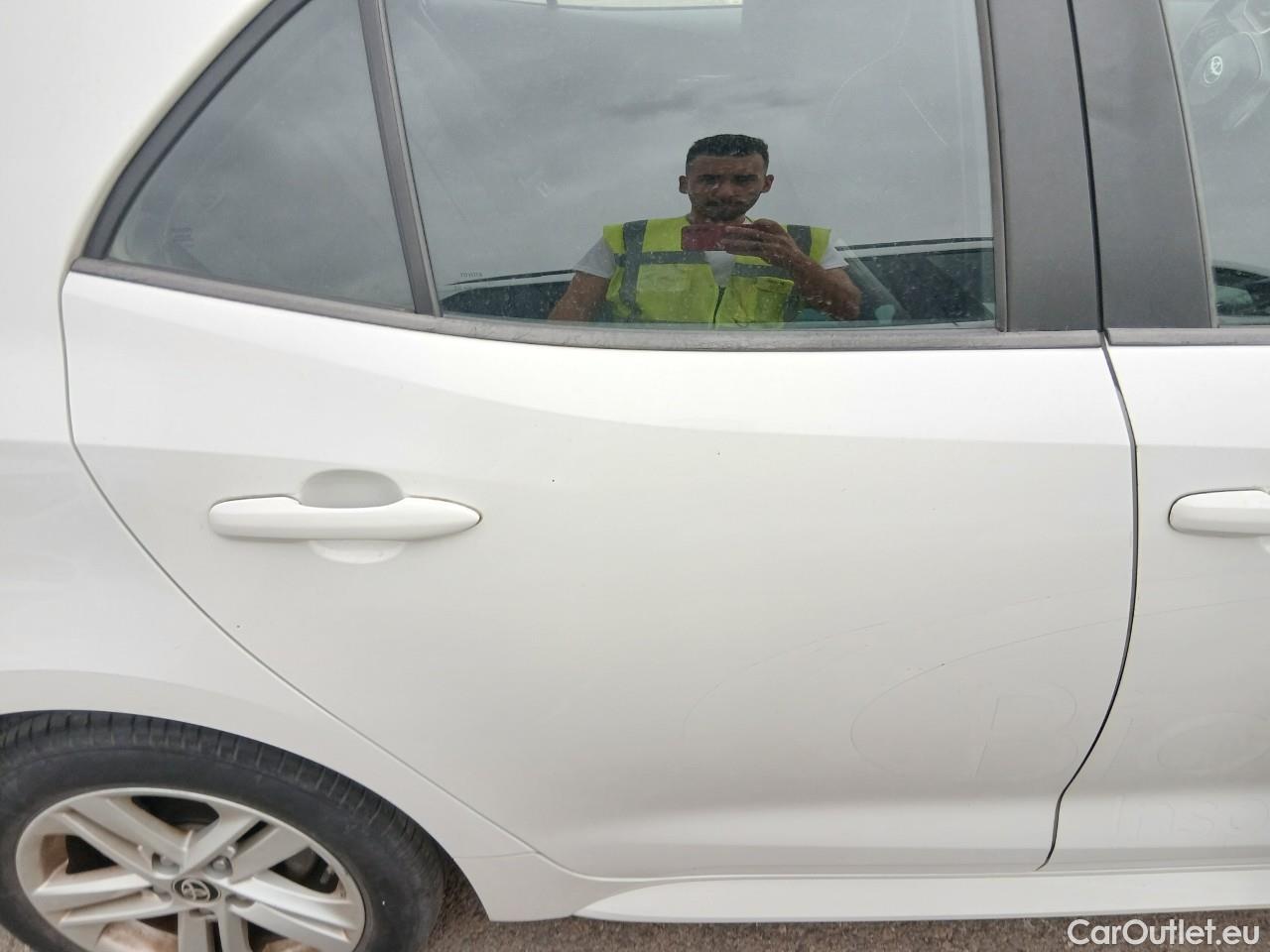  Toyota  Corolla TOYOTA  1.8 125H ACTIVE TECH E-CVT #29