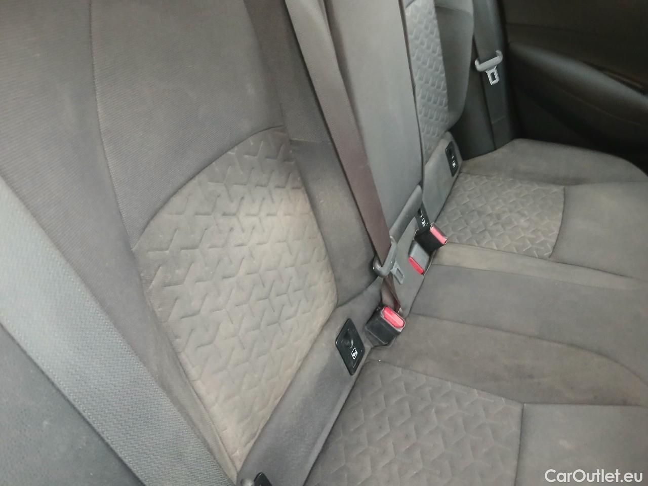  Toyota  Corolla TOYOTA  1.8 125H ACTIVE TECH E-CVT #39