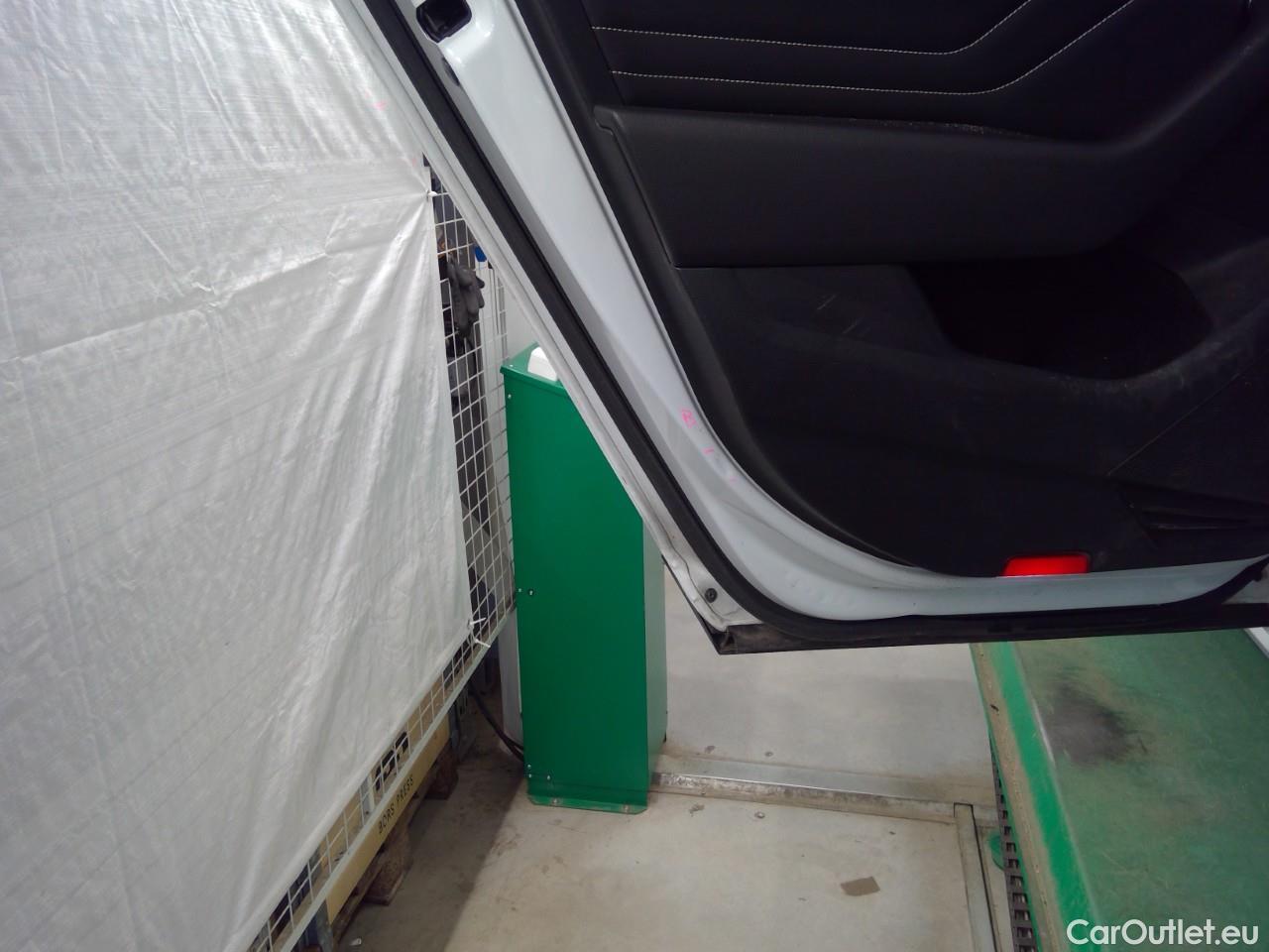  Volkswagen  Passat Pass. All TDI200 ExBuEd 4M Aut #17