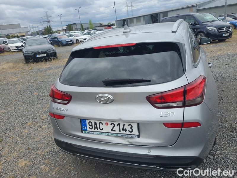  Hyundai  i30   cw (PD)(2017->)  kom.1.0TGDI 120 Smart #7