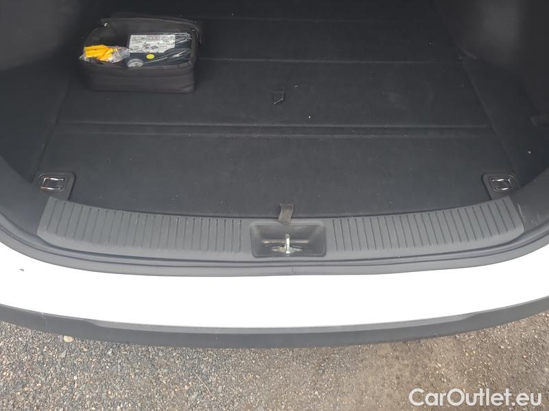  Hyundai  i30   cw (PD)(2017->)  kom.1.5T-GDI Family Smart #15