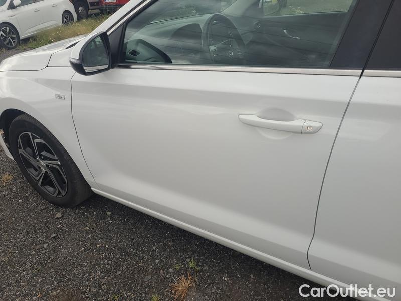  Hyundai  i30   cw (PD)(2017->)  kom.1.5T-GDI Family Smart #5