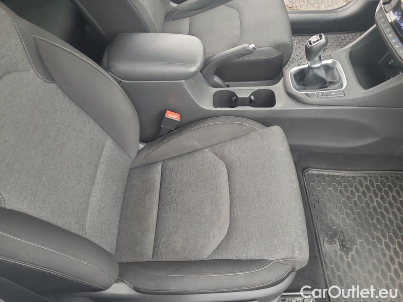  Hyundai  i30   cw (PD)(2017->)  kom.1.5T-GDI Family Smart #12