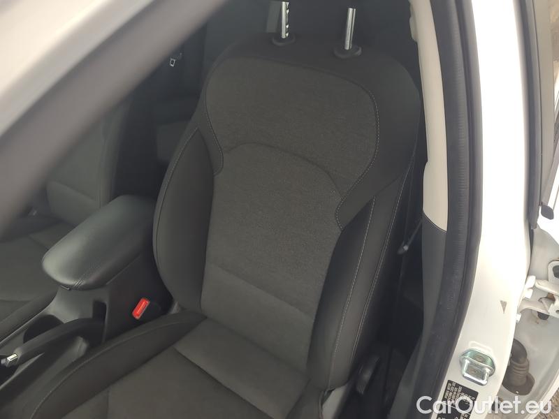  Hyundai  i30   cw (PD)(2017->)  kom.1.5T-GDI Family Smart #22