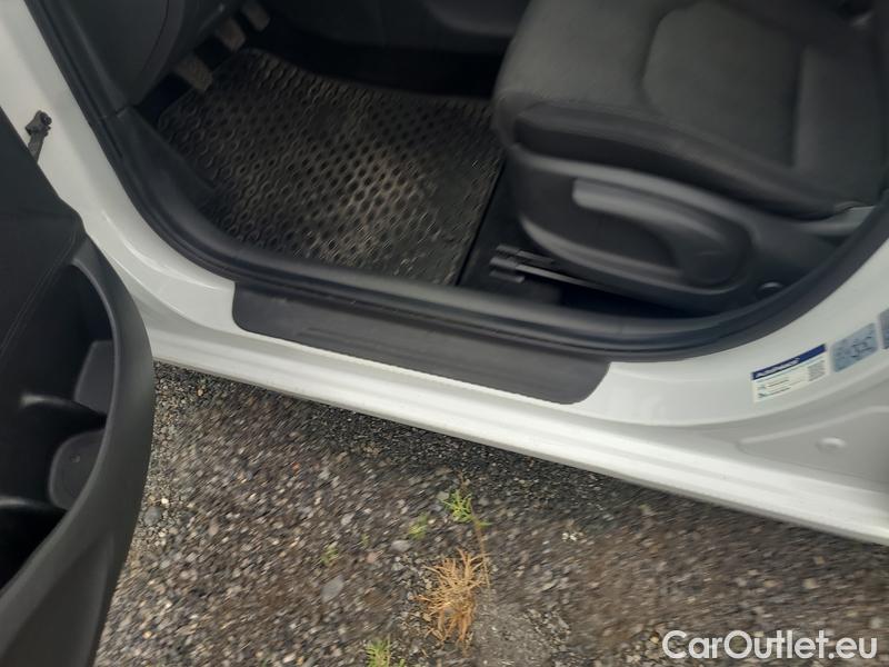  Hyundai  i30   cw (PD)(2017->)  kom.1.5T-GDI Family Smart #6