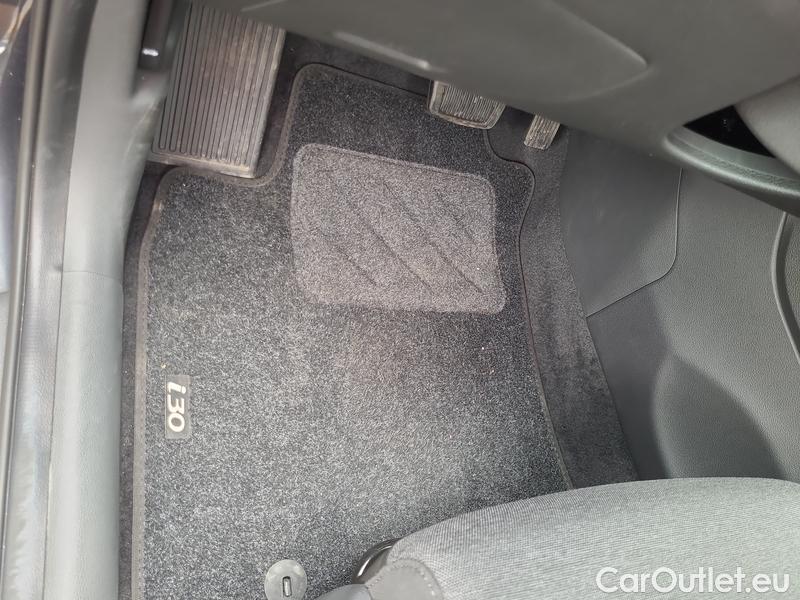  Hyundai  i30  Fastback (2018 ->) Osobni  #4