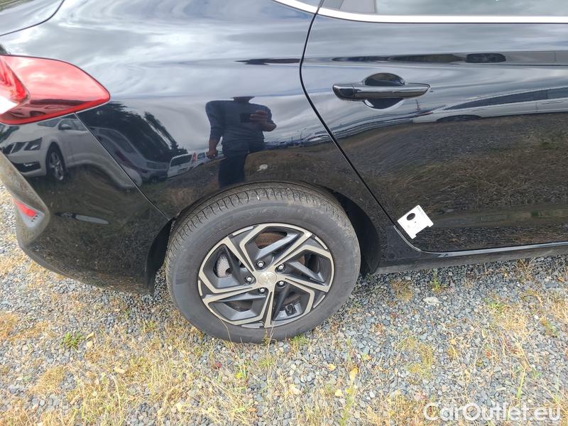  Hyundai  i30  Fastback (2018 ->)1.0TGDI 120 Smart AT #15